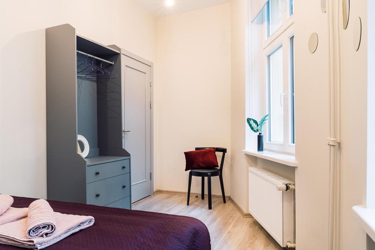 Morrison Apartment/15 Guests/7Bedrooms/Riga Old Town Buitenkant foto